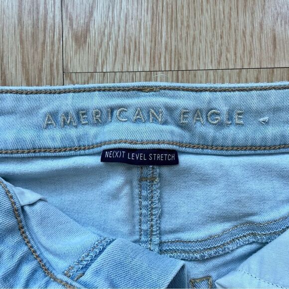 American Eagle Light Blue Super High-Rise Shortie Jean Shorts - Size: 6 - Picture 3 of 5